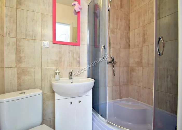 ホームステイ U Jacka レバル